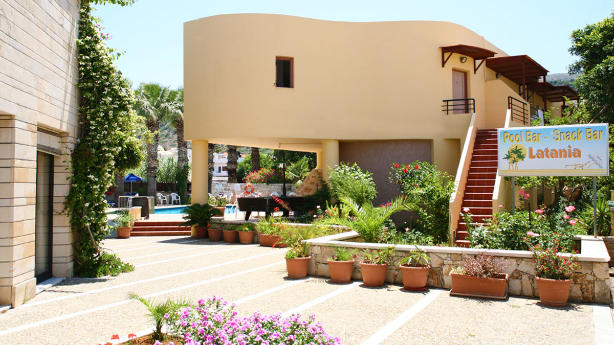 Latania Studios & Apartments